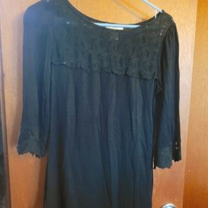 Black three-quarter sleeve top